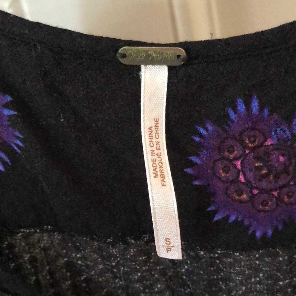 Free People cute blouse! - Picture 2 of 2